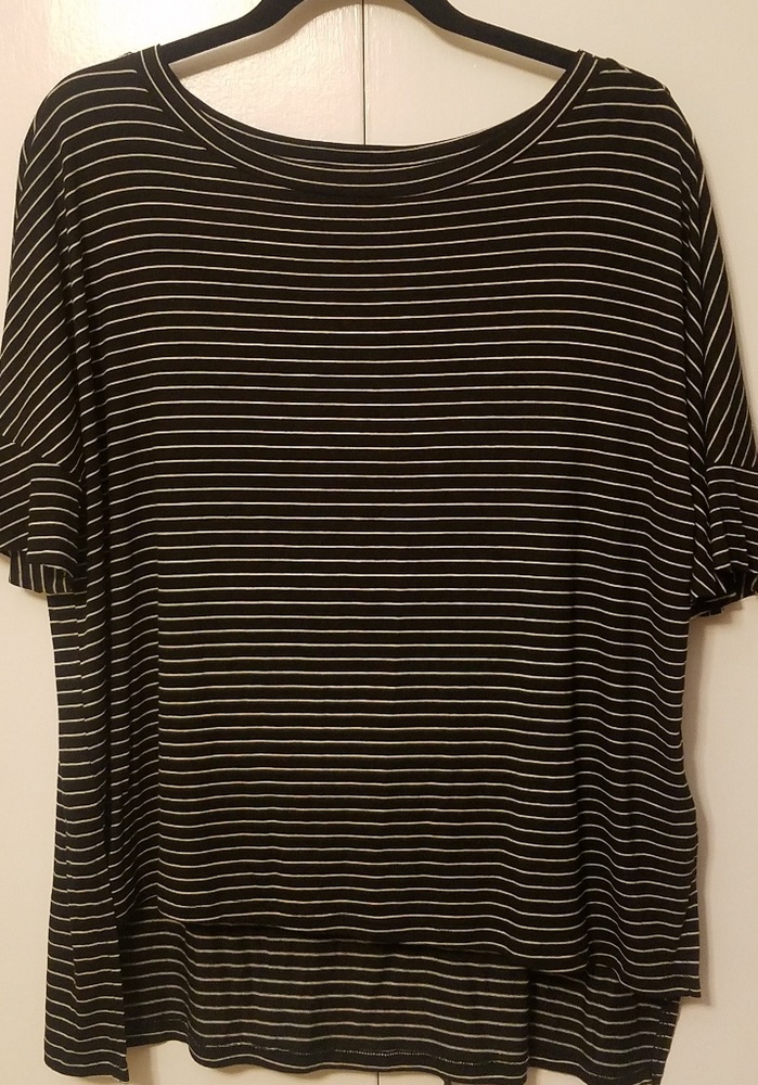 Coin Los Angeles- Ruffled 3/4 sleeve stripes top